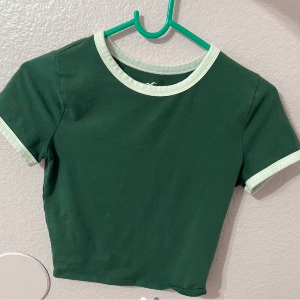 Hollister Must Have Collection Baby Tee green